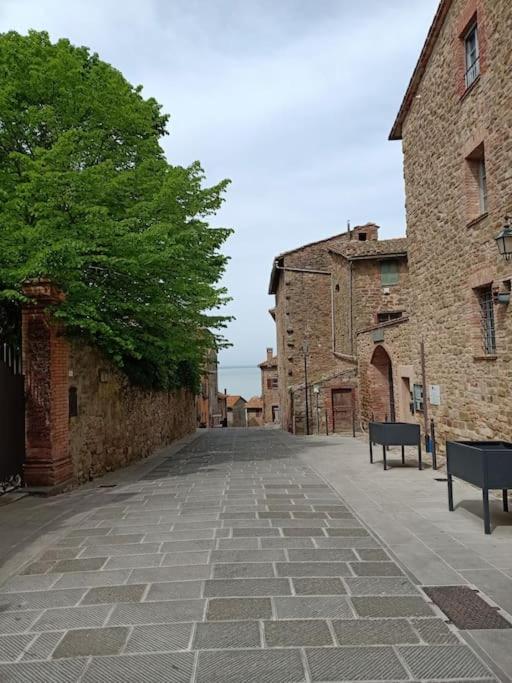 Il Borgo Antico Monte del Lago Exterior foto