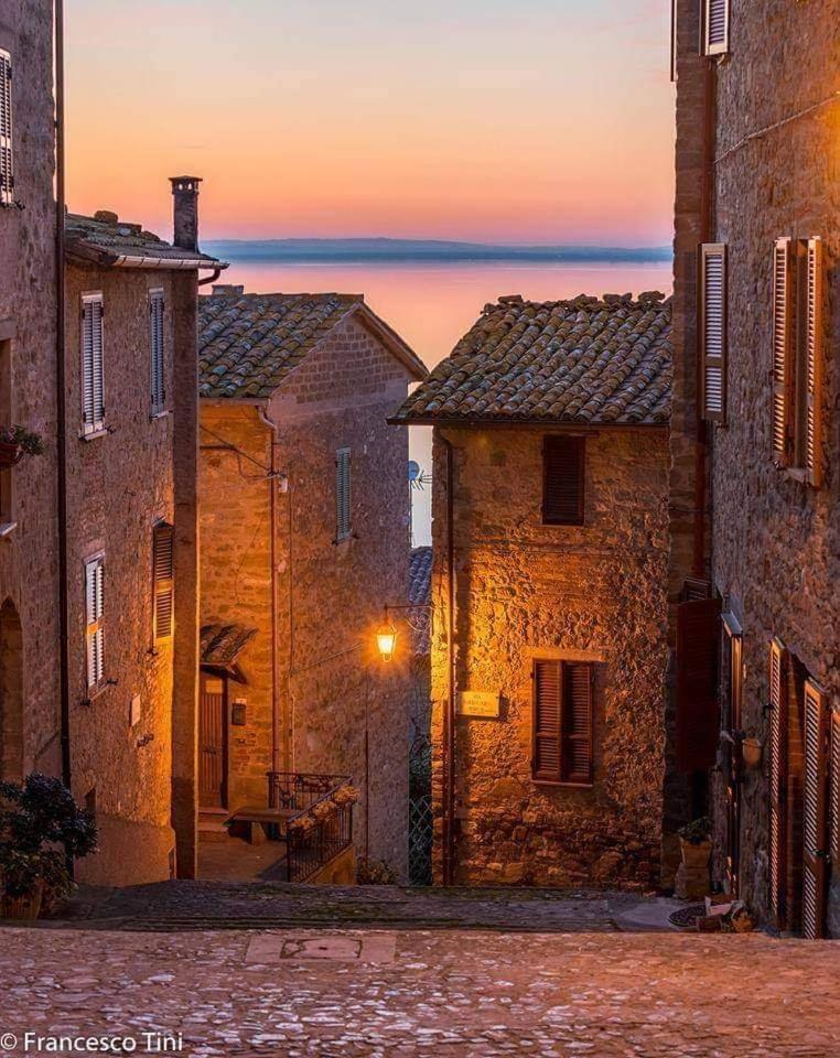 Il Borgo Antico Monte del Lago Exterior foto